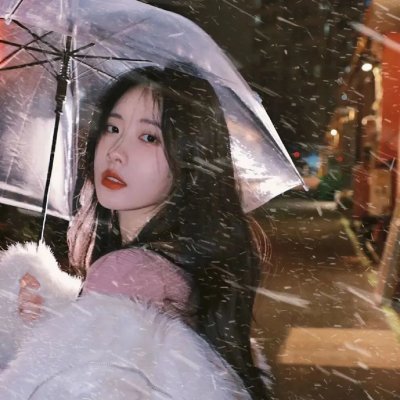 女孩不微笑封面