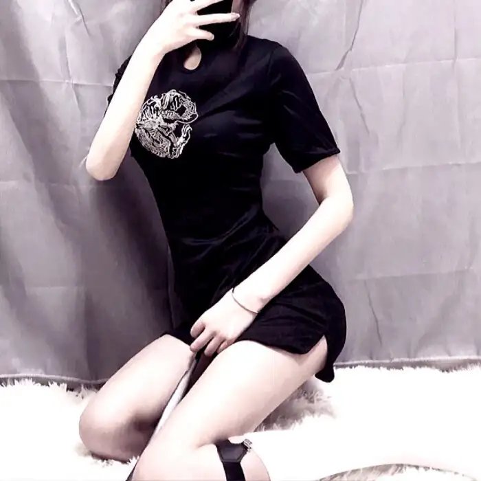 群蛇出洞封面