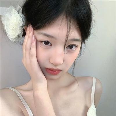 钱信伊：亚洲笑星闹美国封面